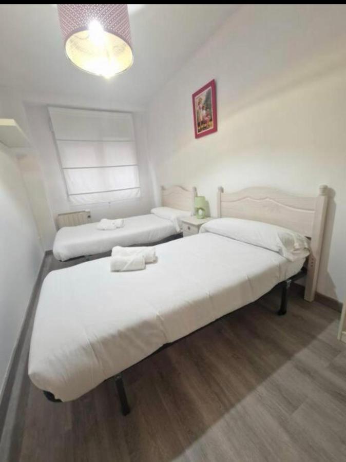 Apartamento Con Terraza Y Parking Χιχόν Δωμάτιο φωτογραφία