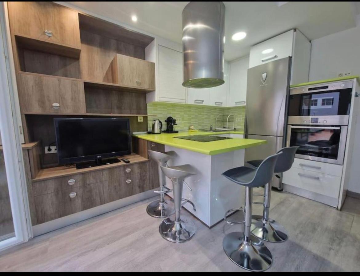 Apartamento Con Terraza Y Parking Χιχόν Δωμάτιο φωτογραφία
